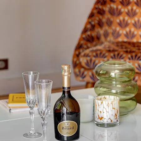 Bm-appartement Chic Avec Terrasse - Champs-elysees Apartment *
