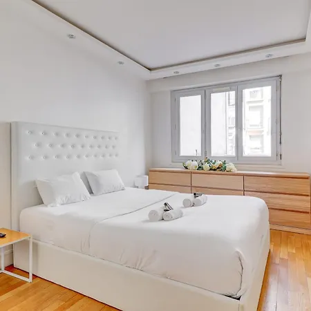 Bm-appartement Chic Avec Terrasse - Champs-elysees