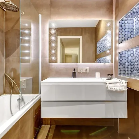 Bm-appartement Chic Avec Terrasse - Champs-elysees Apartment